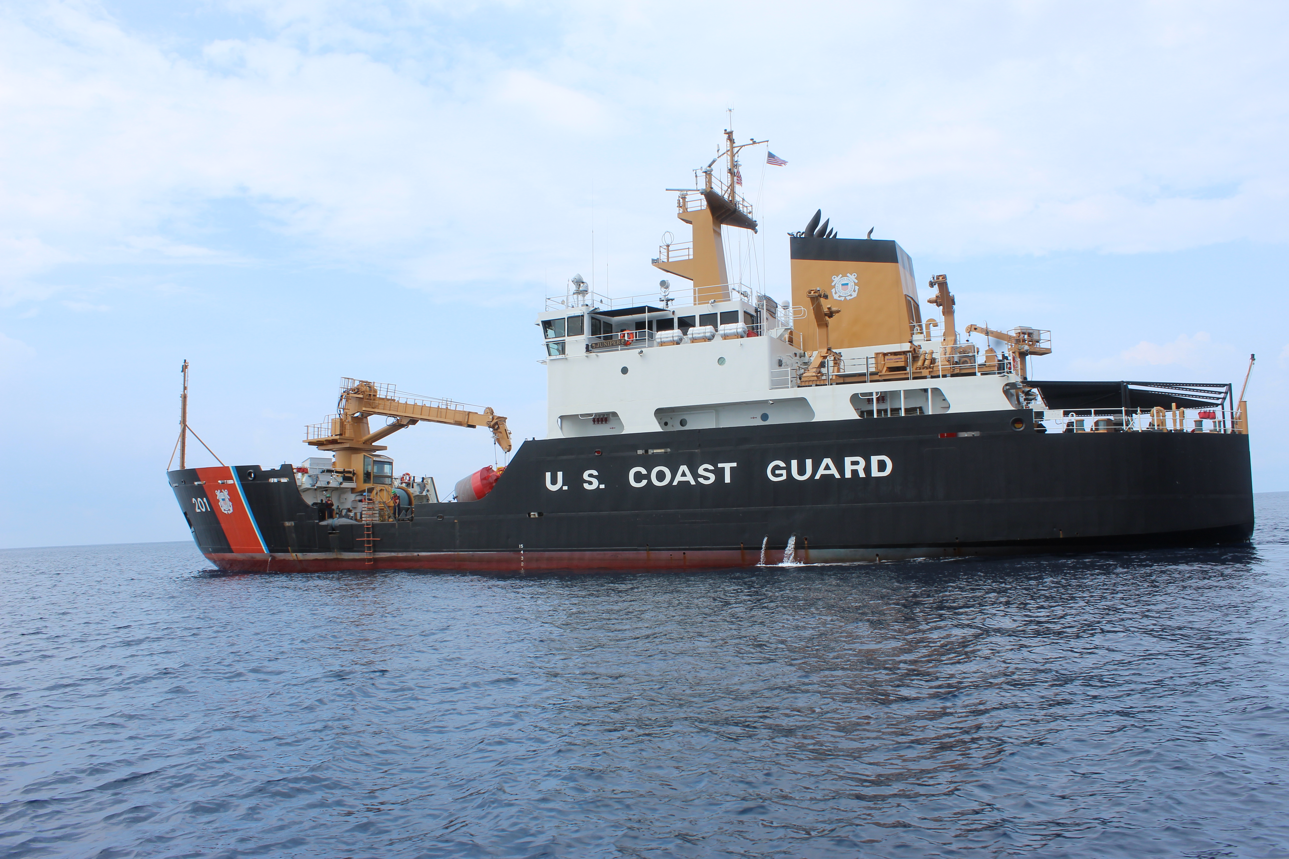 Photo of CGC JUNIPER underway Photo of CGC JUNIPER underway